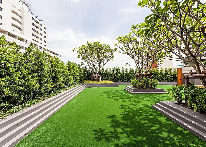 Hyatt Place Sukhumvit 1 4*