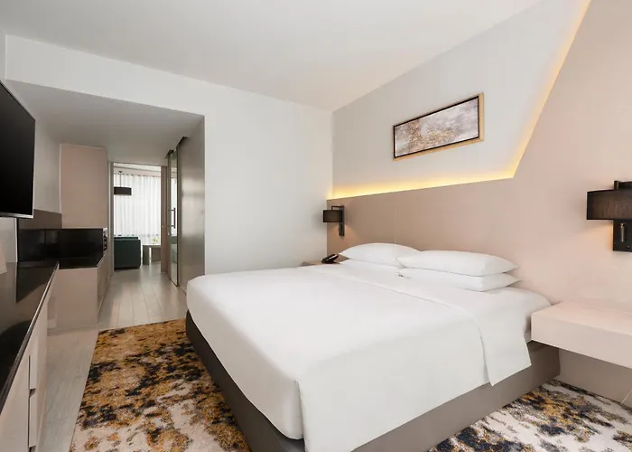 Hotel Hyatt Place Sukhumvit 1 4*