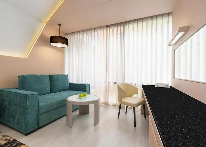 Hyatt Place Sukhumvit 1 4*