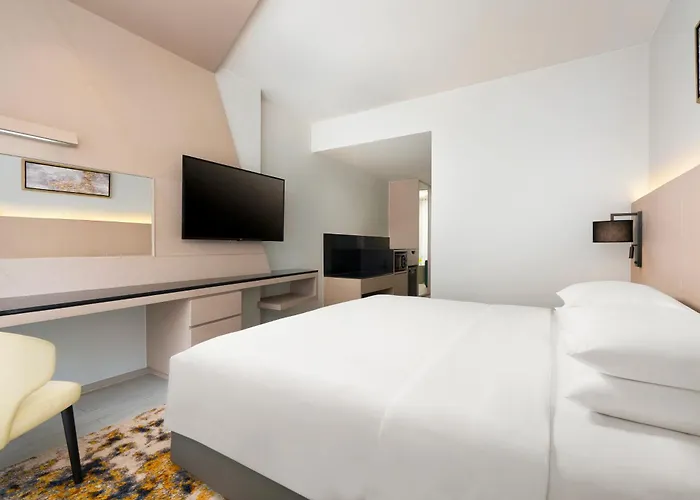 Hyatt Place Sukhumvit 1 4*