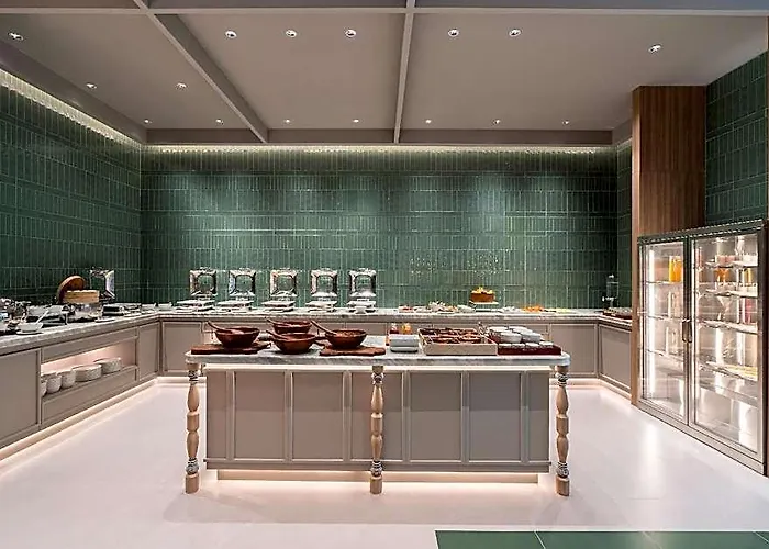 Hyatt Place Sukhumvit 1 Hotel 4*