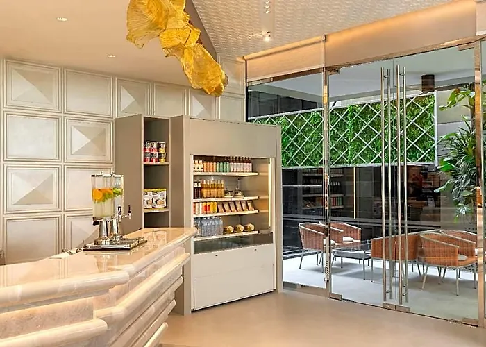 Hotel Hyatt Place Sukhumvit 1 4*