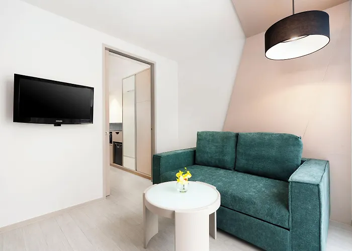 Hyatt Place Sukhumvit 1 4*