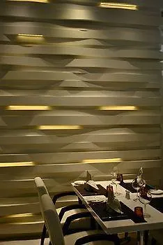 Hyatt Place Sukhumvit 1